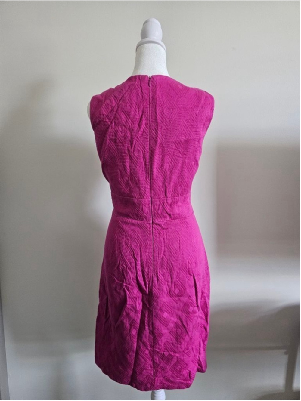 Taylor Pink Fuschia Sheath Sleeveless Dress Size 10 - Picture 2 of 8